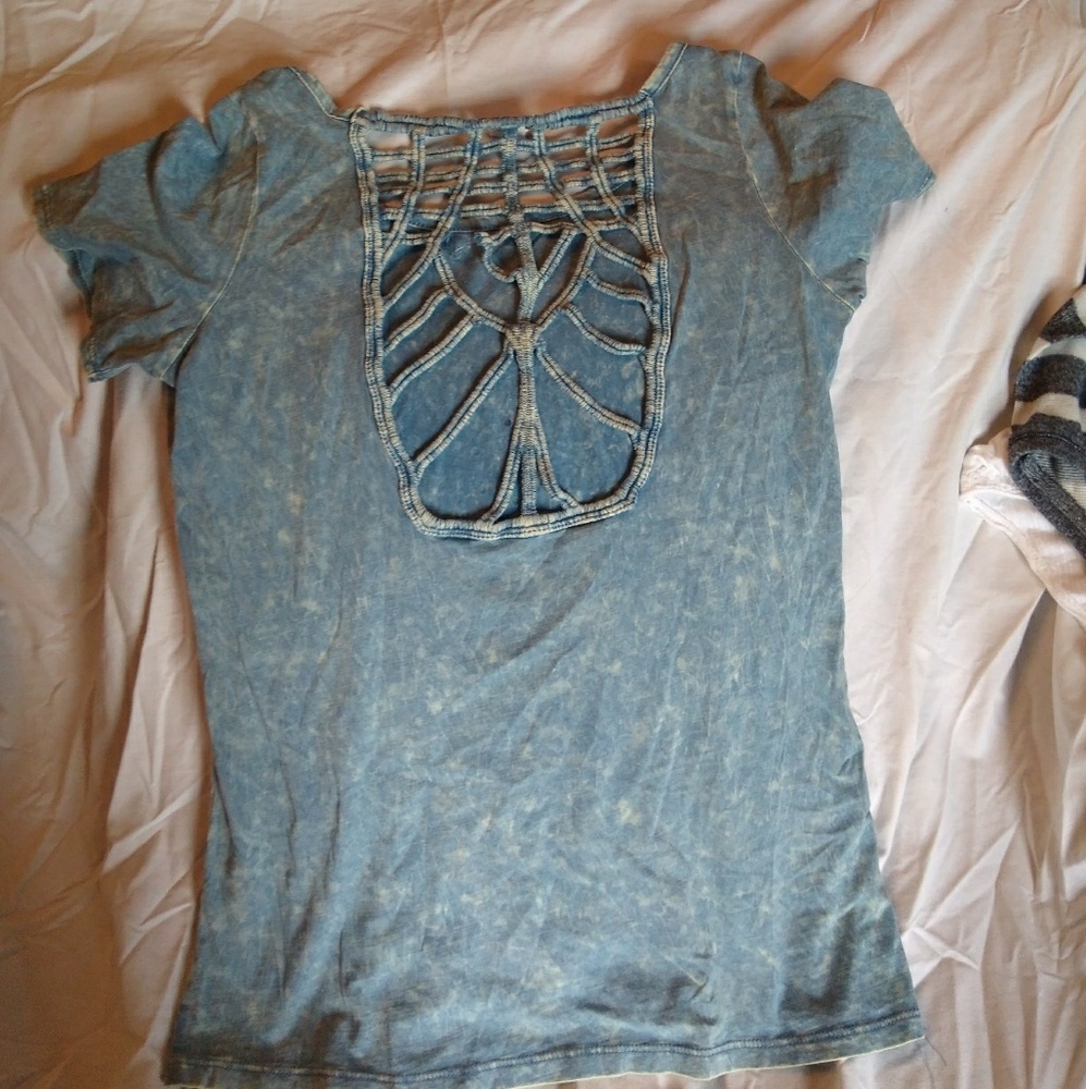 Buckle top - Picture 2 of 2